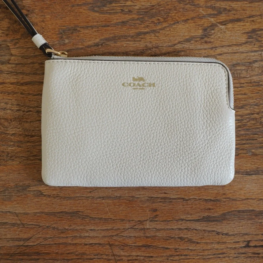 Coach Pebbled Leather Small Wristlet Chalk White Gold Hardware‎ Zip Pouch